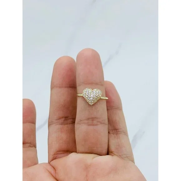 ❤️ 10k gold ring heart❤️ Women’s or girls ring Size 7